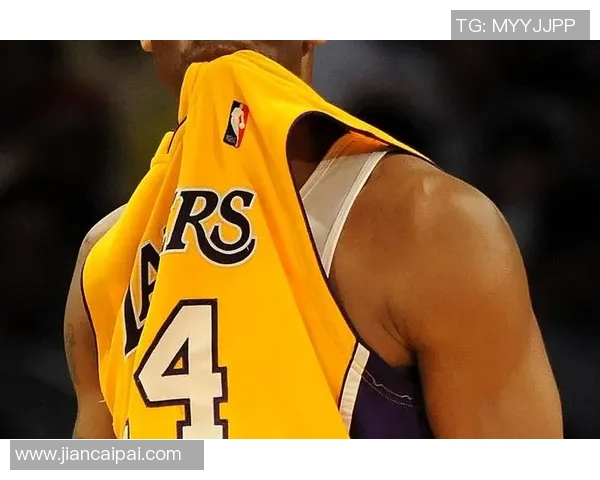 科比引领湖人崛起传奇岁月 湖人王朝的荣耀与挑战