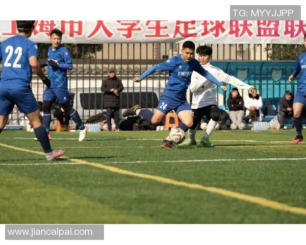 南京足球队在城市联赛中的默契配合与战术分析探讨 南京足球队在城市联赛中的默契配合与战术分析探讨